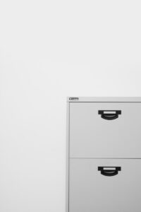 Metalowe szafy biurowe - bezpieczne przechowywanie dokumentów